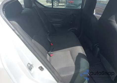 2015 Nissan Versa 1.6 S+ z USA, uszkodzony, nr VIN 3N1CN7AP7FL916823